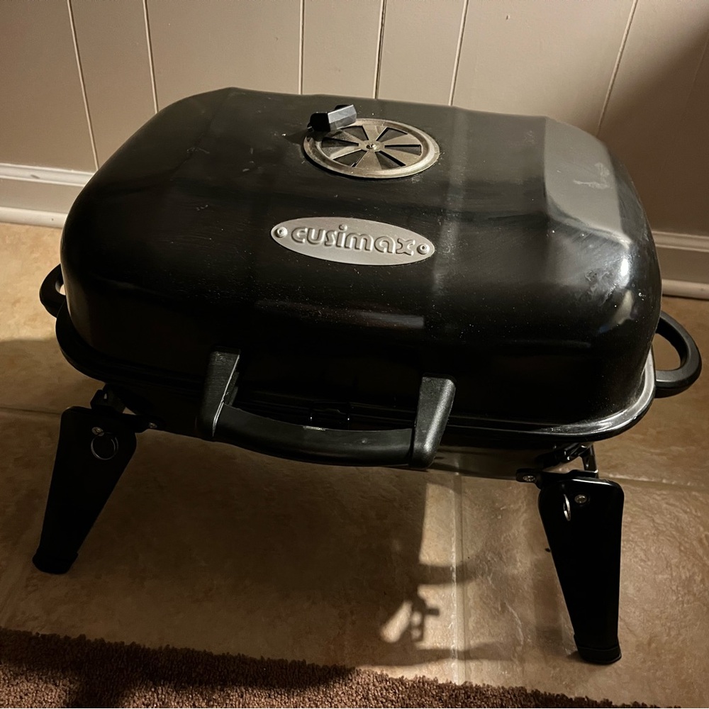 CUSIMAX Charcoal Portable Tabletop Grill (used) Great for tailgating & picnics!